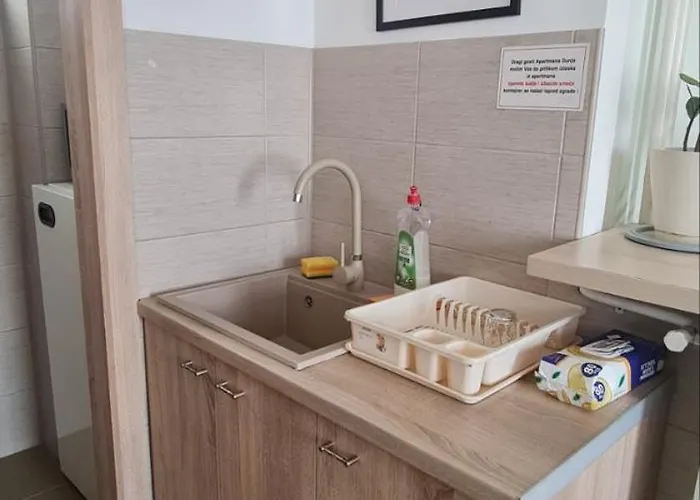 Dunja Sa Terasom Apartamento